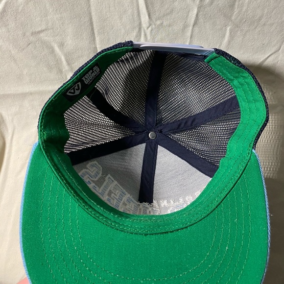 North Carolina Tar Heels Mesh Team Strapback Hat - Picture 4 of 7